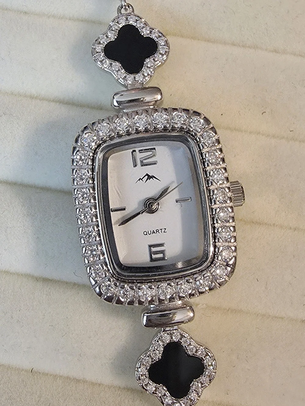 N/A luxury moissanite